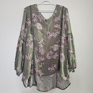 Cupio Woman 2X Green Floral Flowy Boho Whimsy Soft Elegant VNeck Long Sleeve Top